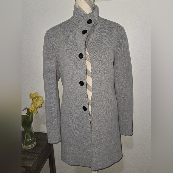 Zara Mens Gray Coat with Black Buttons - Picture 9 of 12
